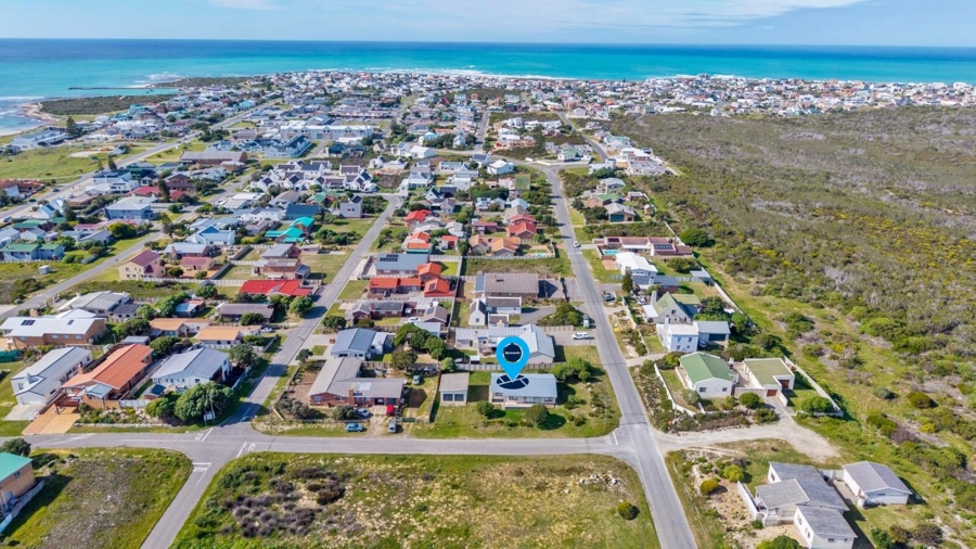 4 Bedroom Property for Sale in Struisbaai Western Cape